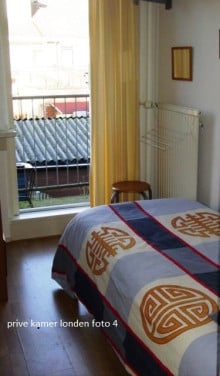 Te huur aangeboden  gemeubileerde kamer met................................