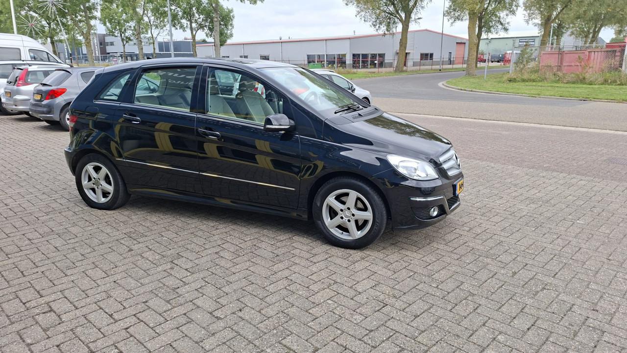 Mercedes klasse 200 Automaat 5drs bj:2008 airco-navigatie lm-velgen