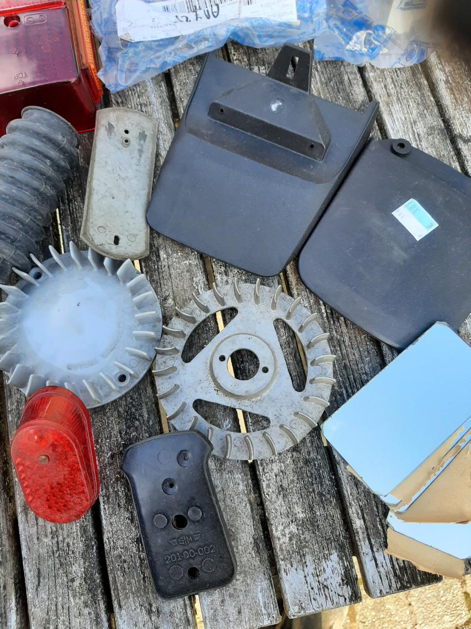 Diverse nieuwe scooteronderdelen, alles voor € 25,-