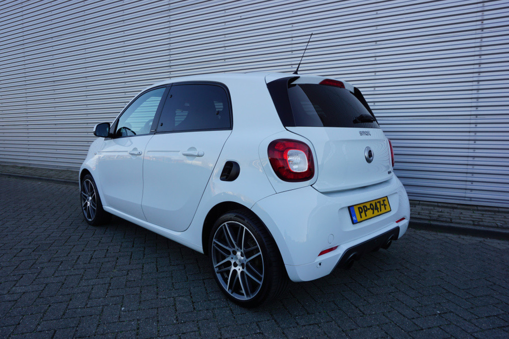 Smart Forfour 1.0 t brabus automaat panoramadak / navi / cruise / camera / 