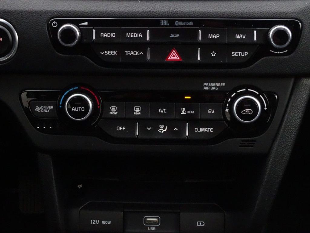 Kia E-niro executiveline 64 kwh incl. btw | led | stoelkoeling-en verwarmin