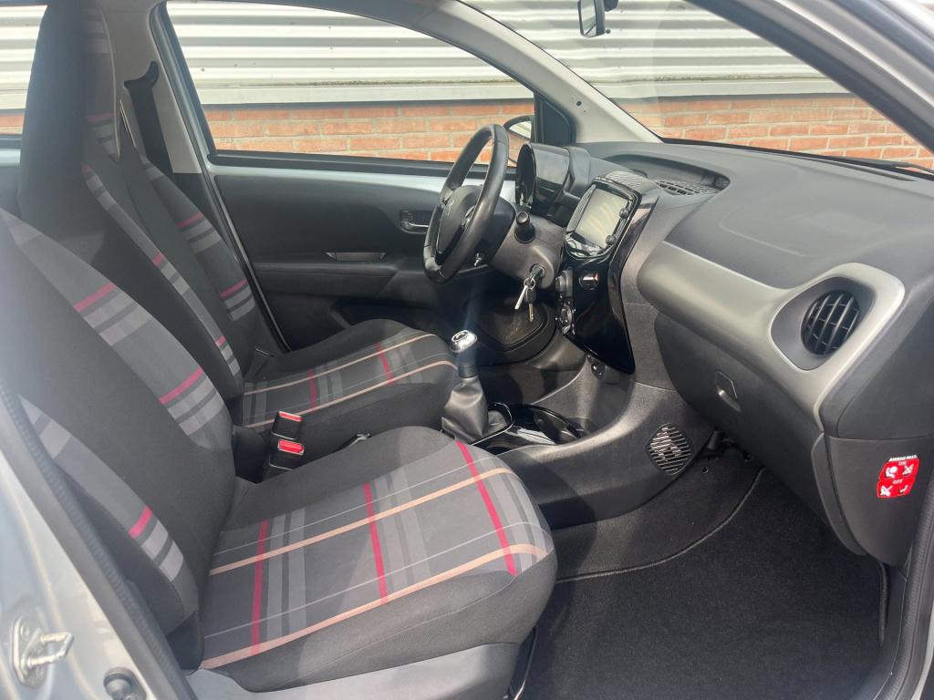 Peugeot 108 1.2 vti allure | orig. nl | incl. beurt en apk