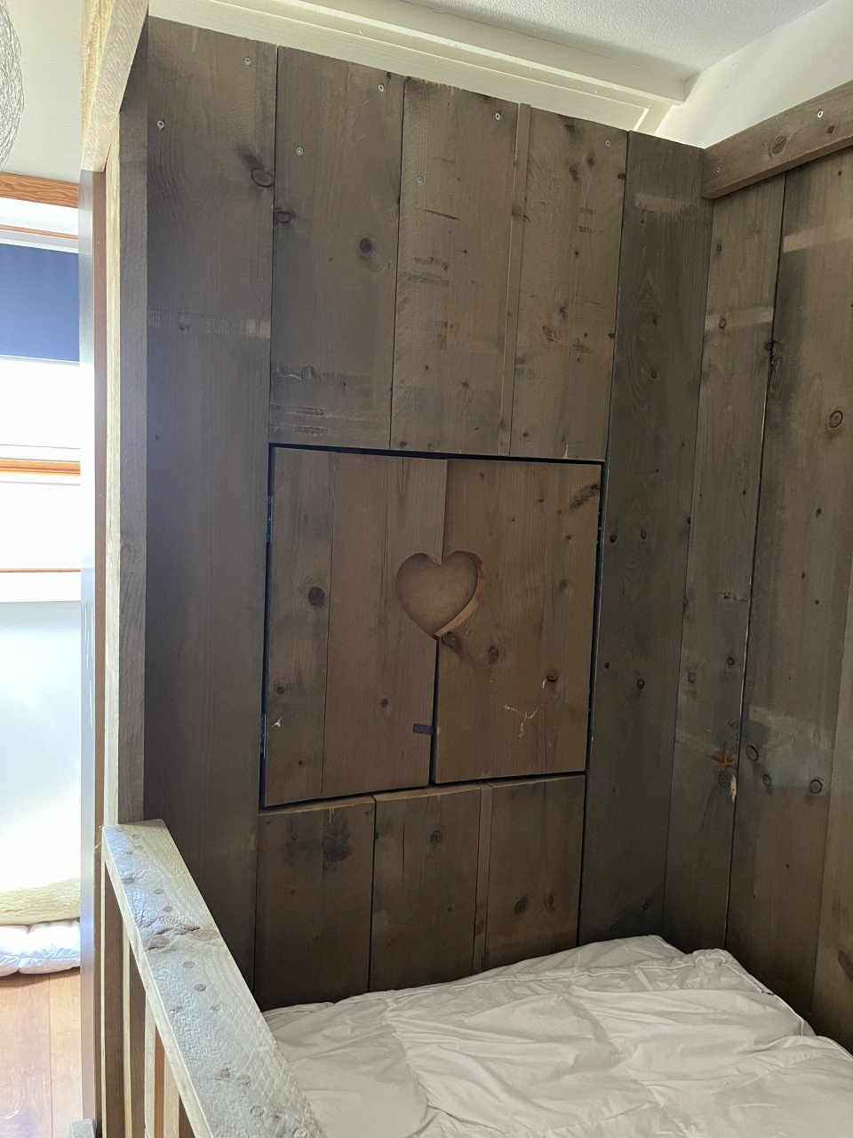 Kinderbed stijgerhout