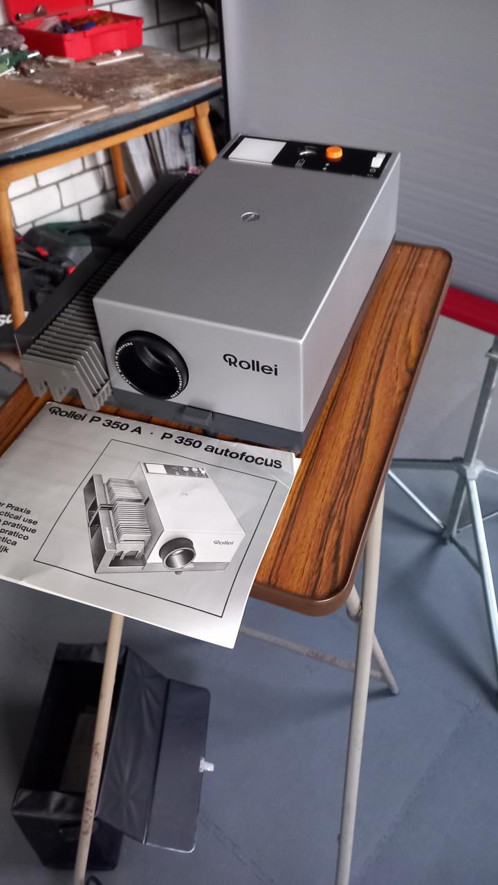 Dia projector set.