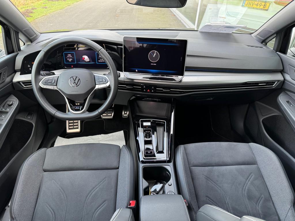 Volkswagen Golf 1.5 ehybrid 50 edition automaat , elektrische voorstoelen, 