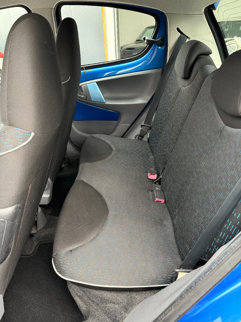 Peugeot 107 1.0 - urban move - airco - 5drs