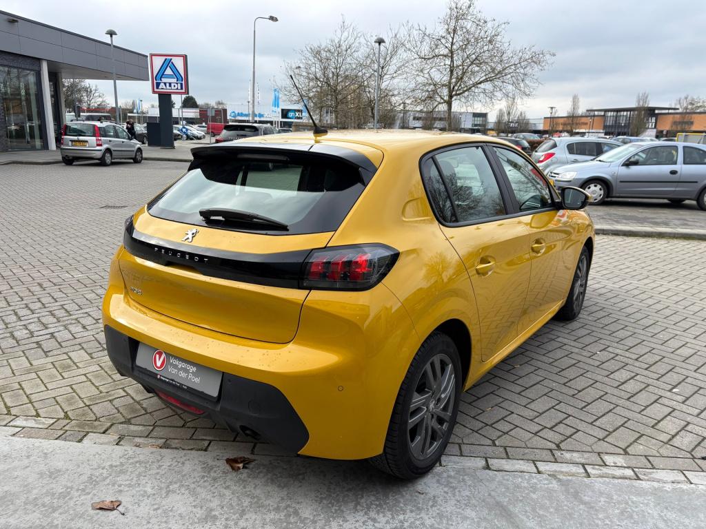 Peugeot 208 1.2 puretech blue lease active