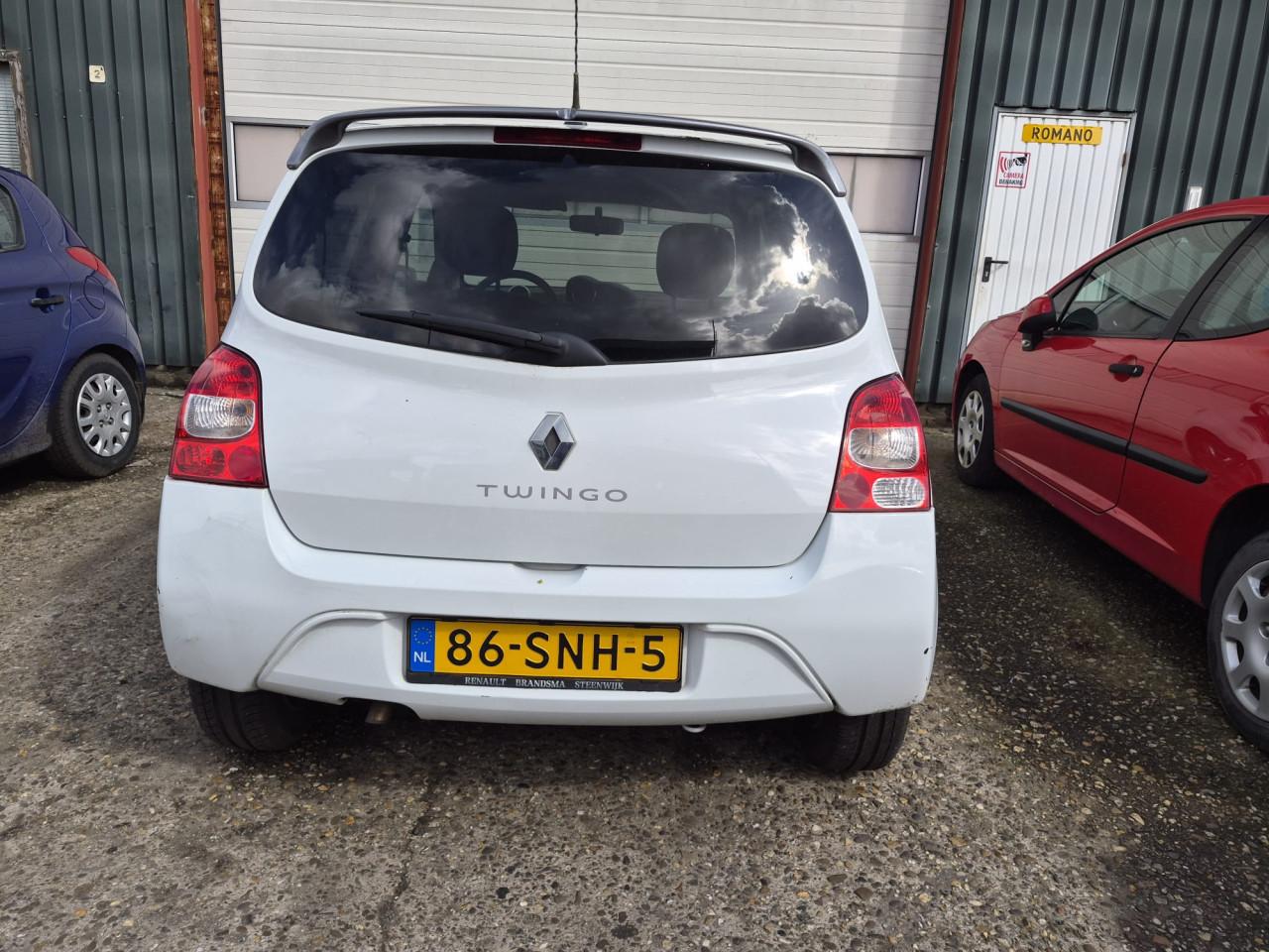 Renault Twingo 1.5 DCi  Apk 4-11-2026