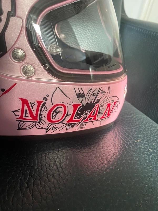 Roze metallic dameshelm Nolan S