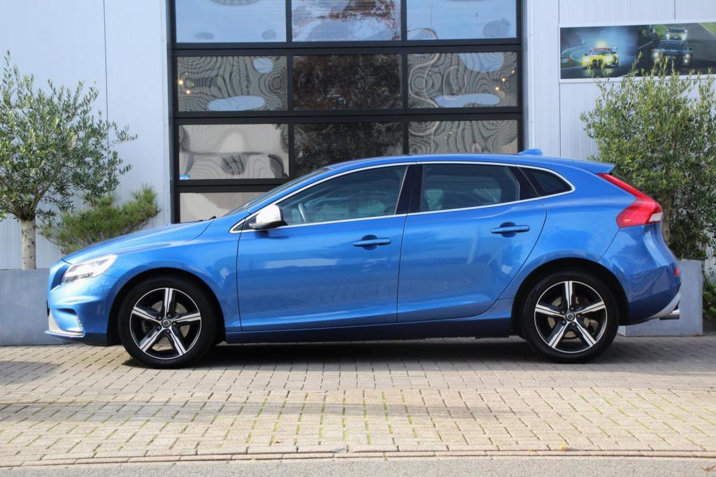 Volvo V40 2.0 t2 r-design - leder/alcantara - harman kardon - led - navi - 