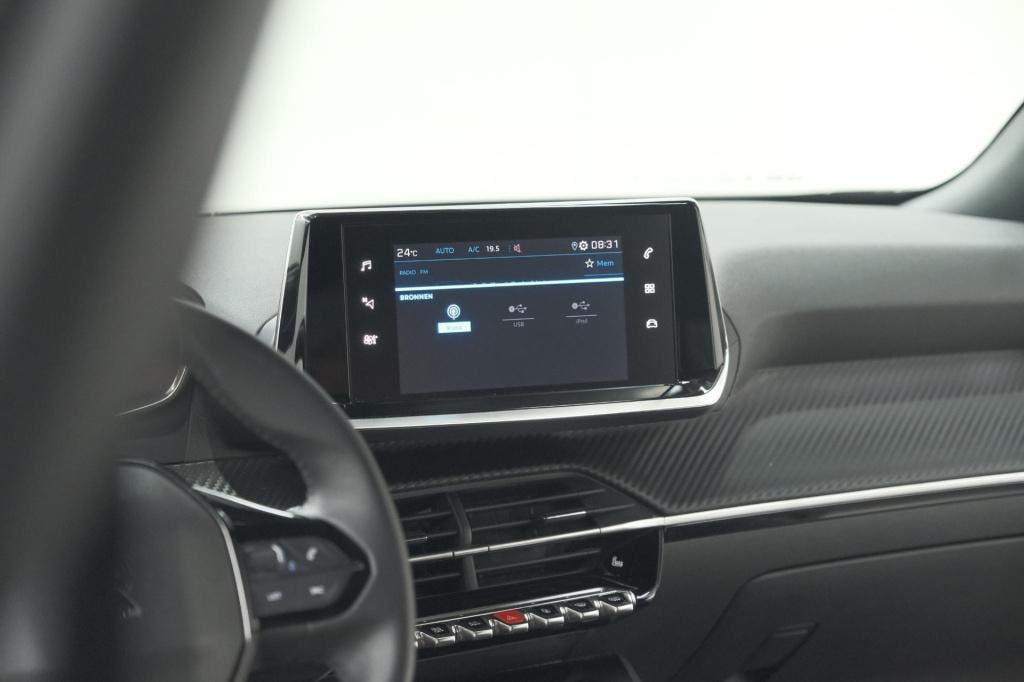 Peugeot 2008 puretech 130 active | camera | apple carplay | parkeersensoren