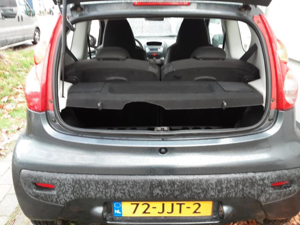 Peugeot 107 1.0-12v sublime