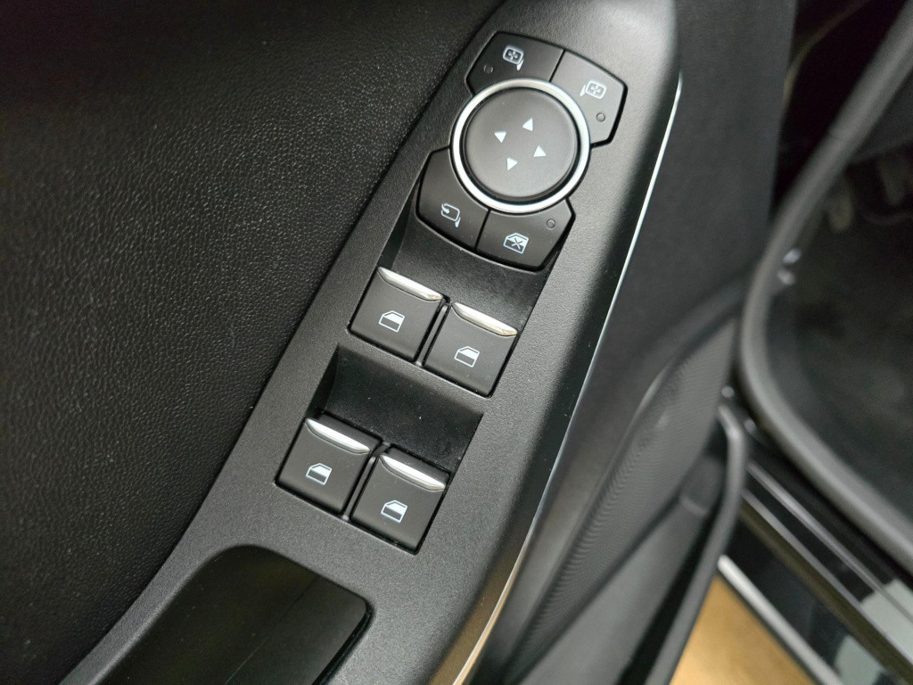 Ford Fiesta occasion 1.0 ecoboost titanium (luxe uitvoering) met carplay en