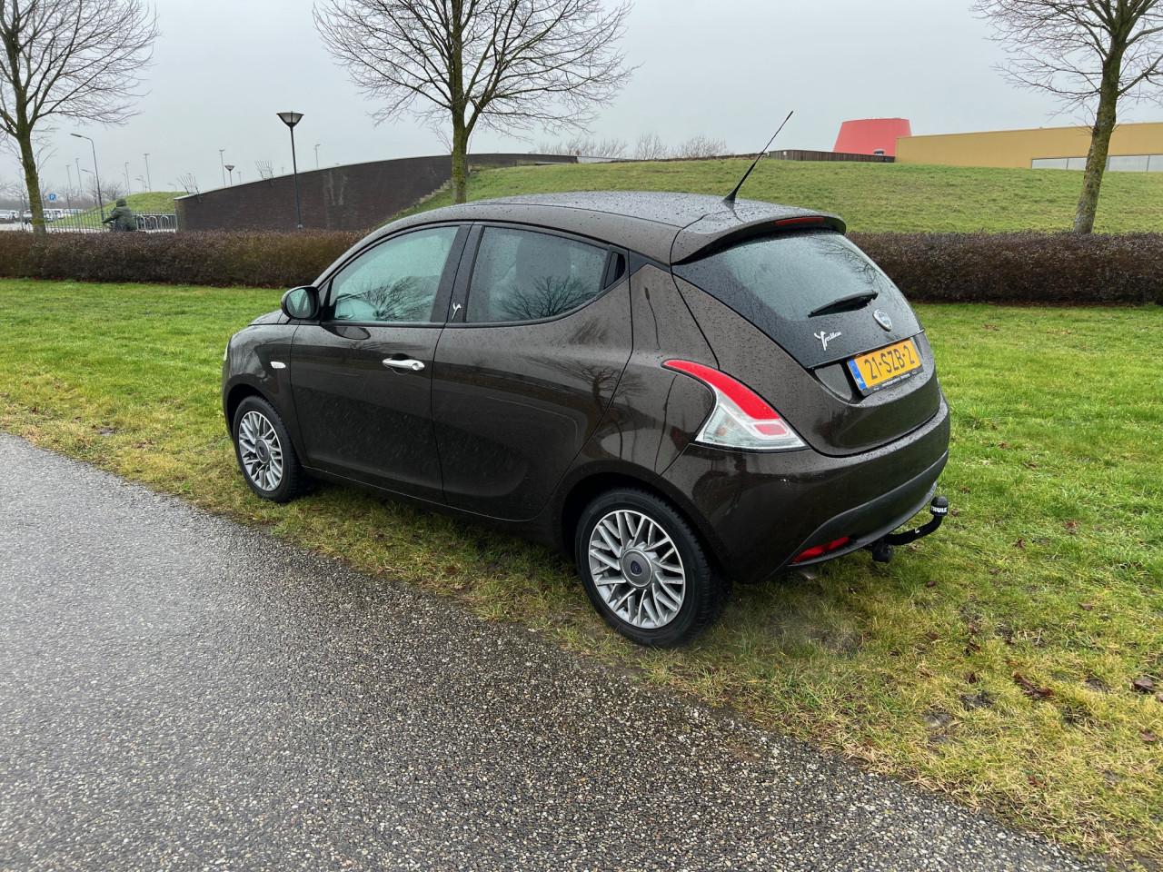 Zeer fraaie Lancia Ypsilon uit 2012 met slechts 66.000 km, Automaat!!