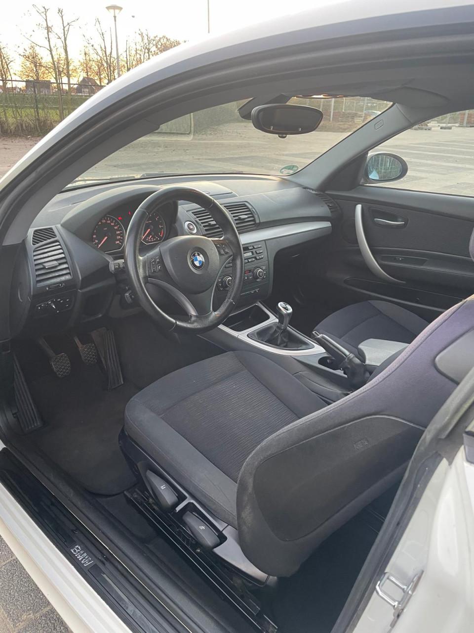 BMW 118i – APK 2027, veel onderhoud,direct rijden, nw banden