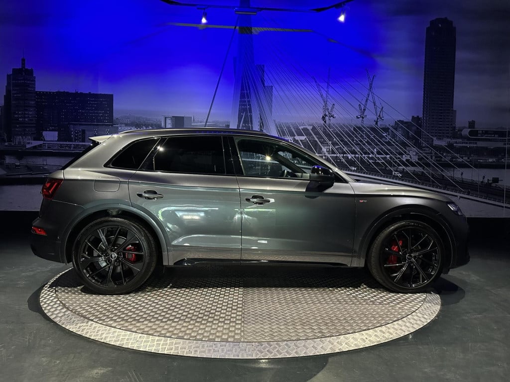 Audi Q5 55 tfsi e quattro competition *luchtvering*hud*pano*b&o*