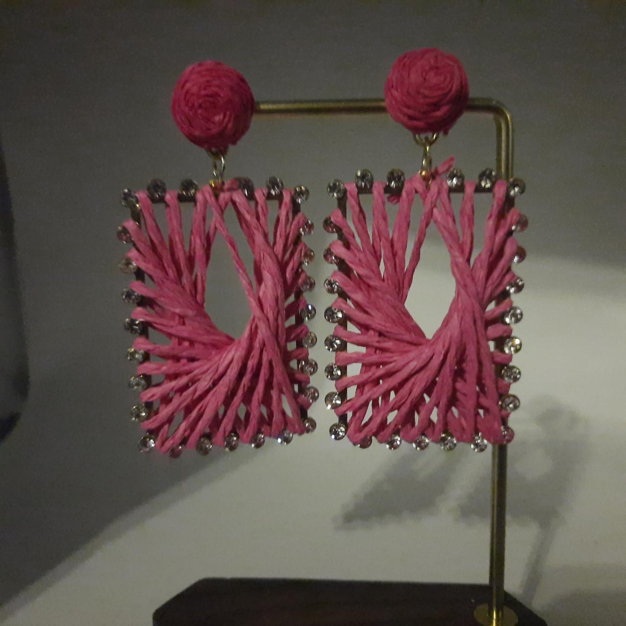 Mooie nieuwe steek retro gevlochten oorbellen, met strass steentjes