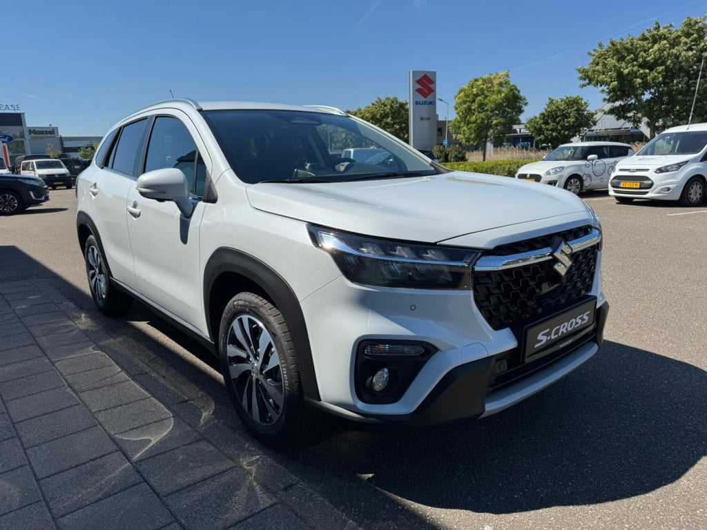 Suzuki Sx4 S-cross 1.4 boosterjet style smart hybrid