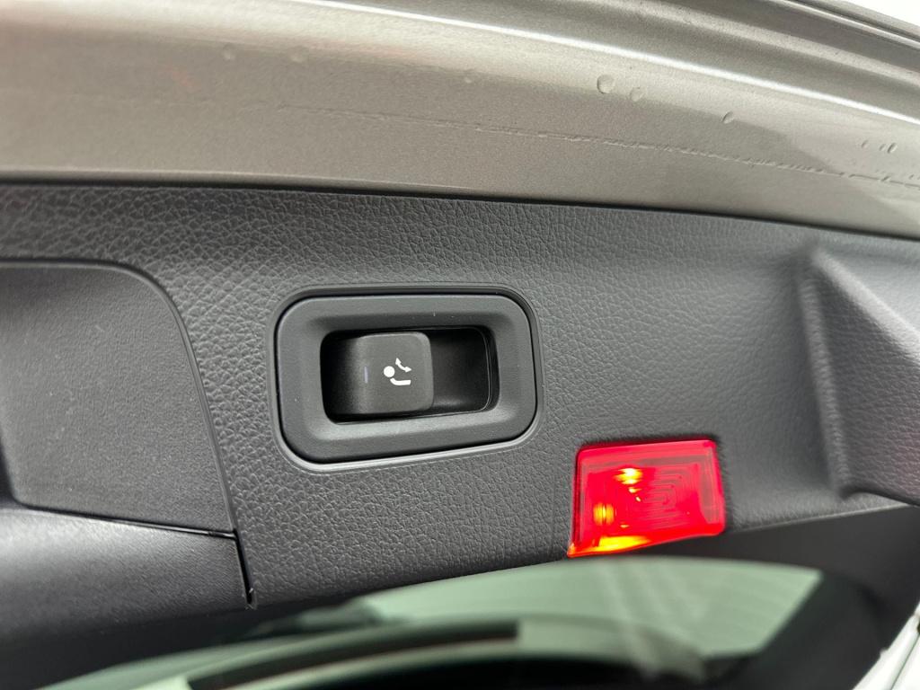 Mercedes-Benz A-Klasse 250 e amg line pano acc 360 leder