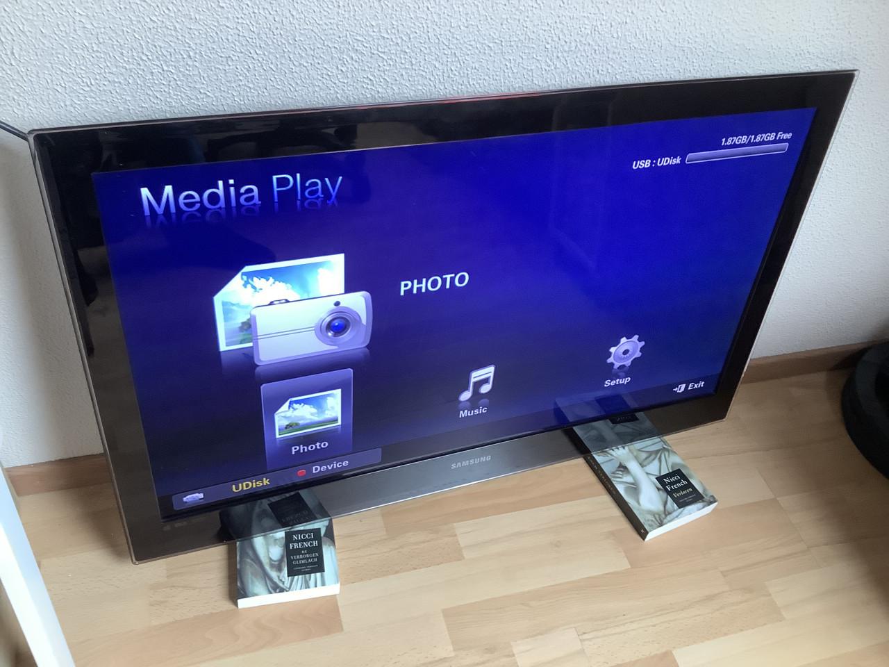 LCD tv van Samsung 40” type UE40B6000 geen smart tv. Met afstandsbediening