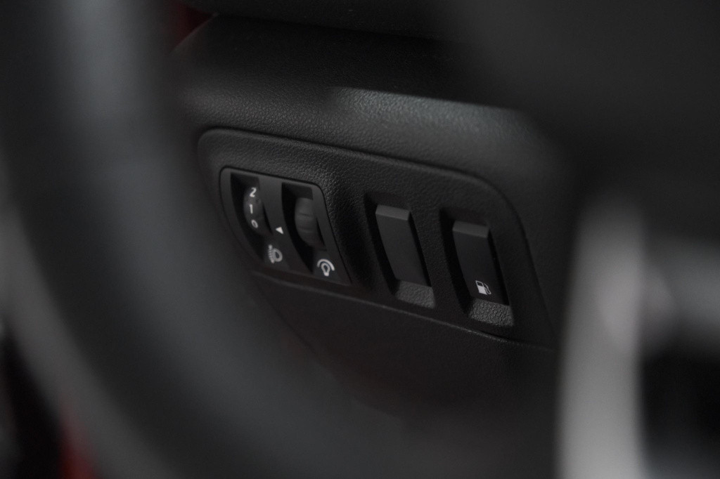 Renault Megane 1.6 plug-in hybrid 160 r.s. line | camera | head-up display 