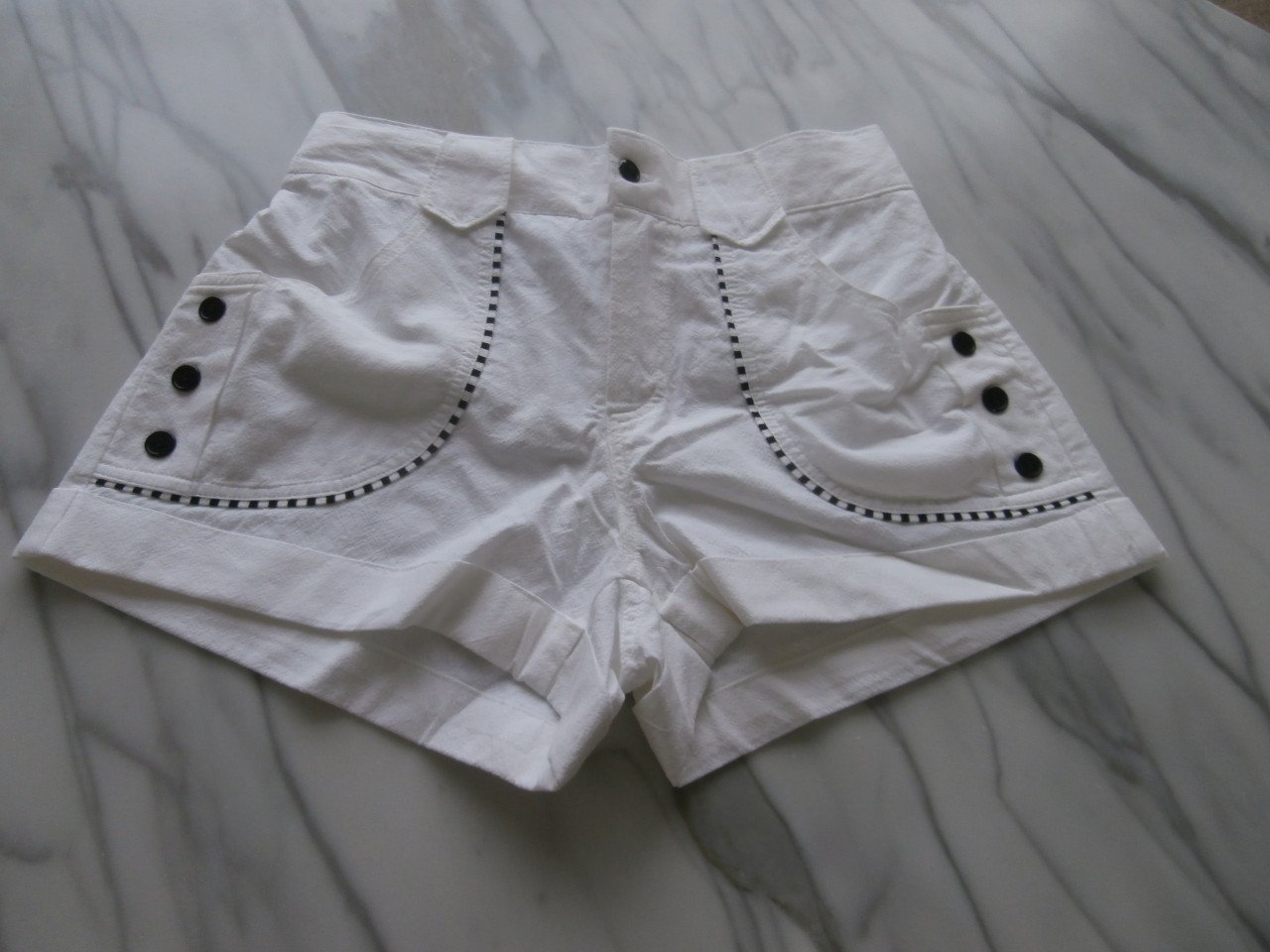 Nieuwe  Dames  Korte Broek  Maat M  voor  € 5,00