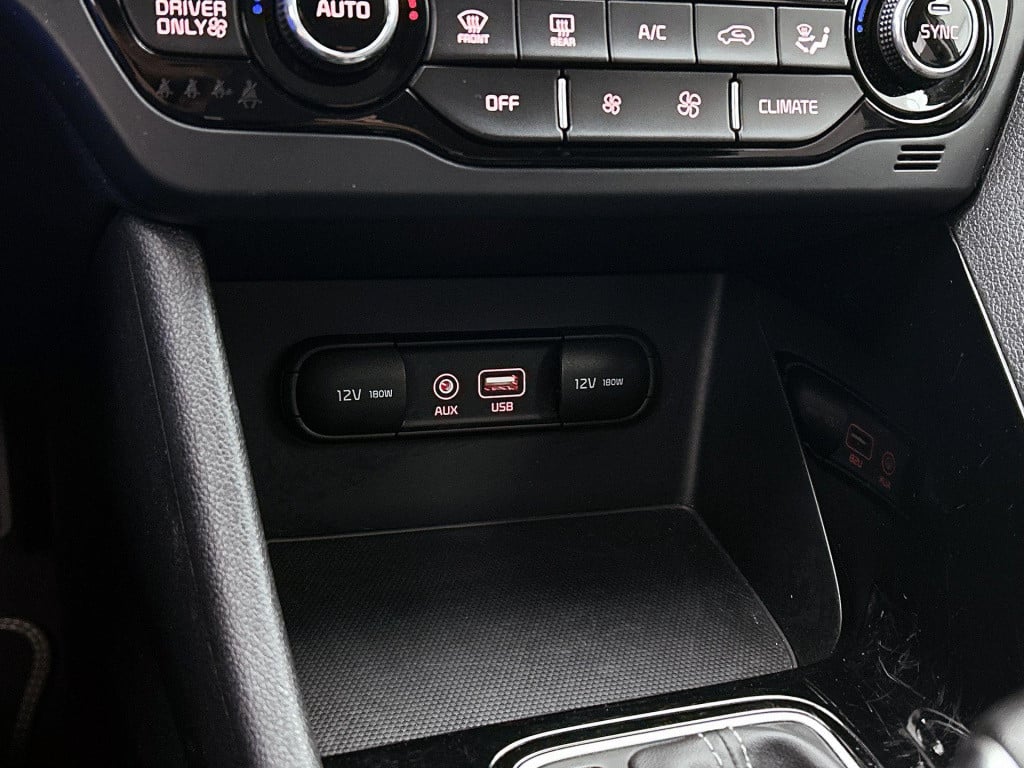 Kia Niro 1.6 gdi hybrid first edition | automaat | parkeer sensoren | half 