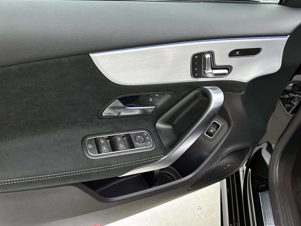 Mercedes-Benz A-Klasse 250 e business solution amg | amg line plus pakket |