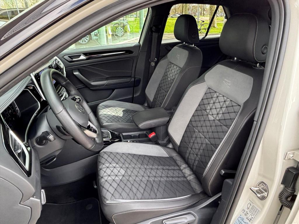 Volkswagen T-roc 1.5 tsi 150pk 7-dsg r-line black|camera| dodehoek|trekhaak