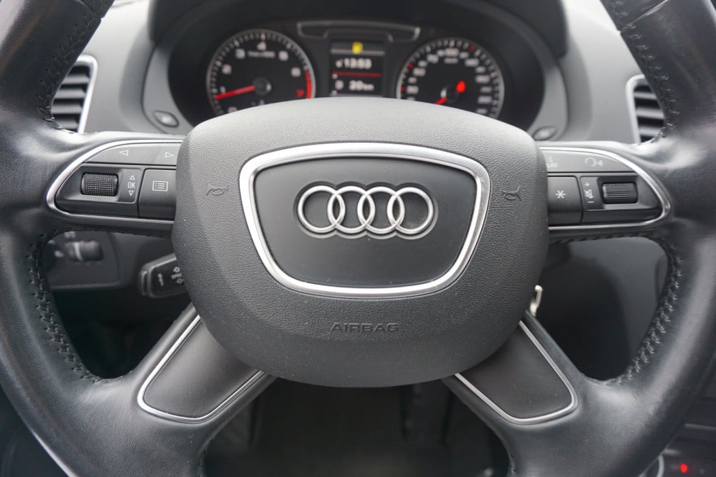 Audi Q3 1.4 tfsi cod adrenalin automaat - climate / navi / cruise / parkeer