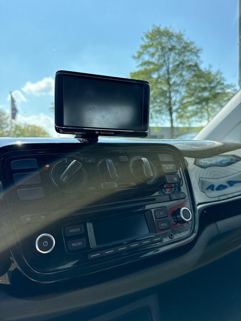 Volkswagen UP! 1.0 move up!