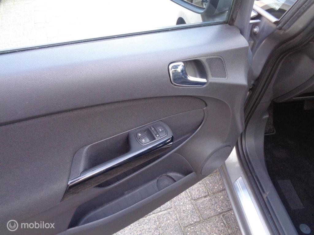 Opel Corsa 1.4-16v design ed/automaat/airco/stoelverw/ stuurverw/cruise con
