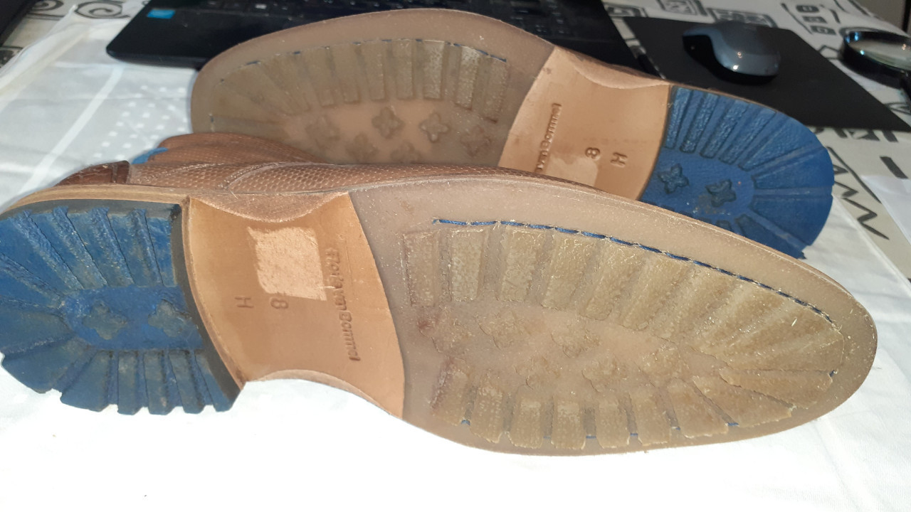 Diverse Schoenen , halve Laarsjes maat 43 zwart ......BUGATTI....