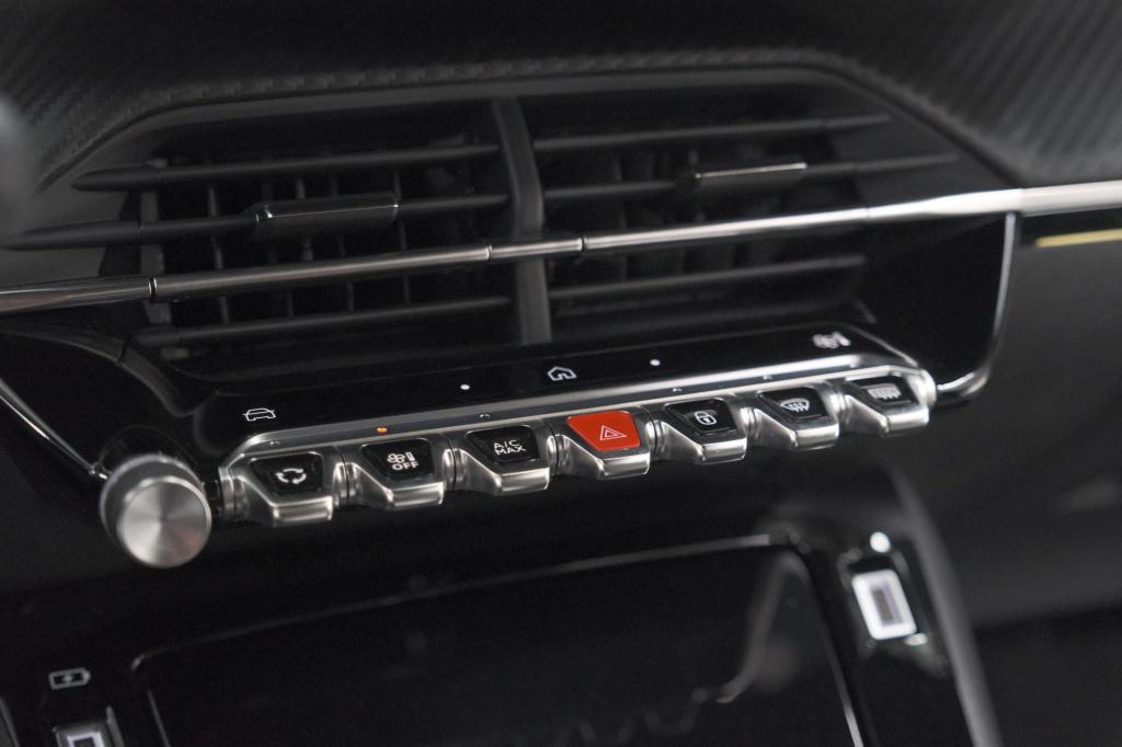 Peugeot 2008 puretech 130 eat8 gt | camera | apple carplay | parkeersensore