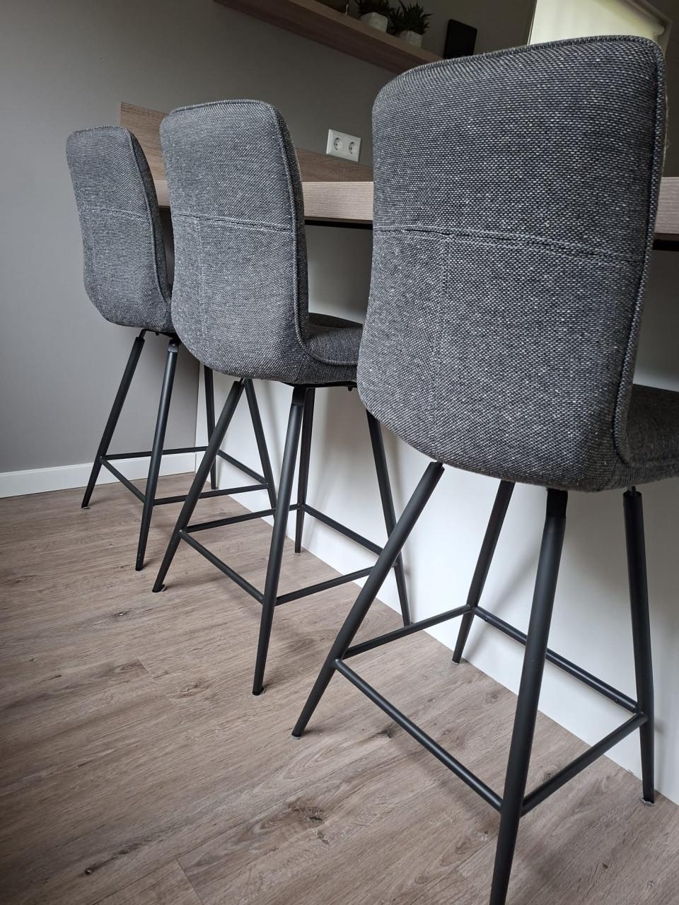 3 draaibare barkrukken