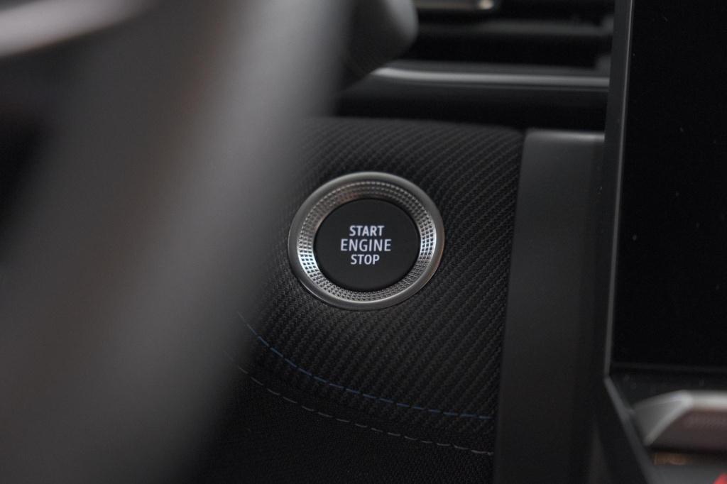 Renault Captur 1.8 e-tech full hybrid 160 esprit alpine | rondom camerazich