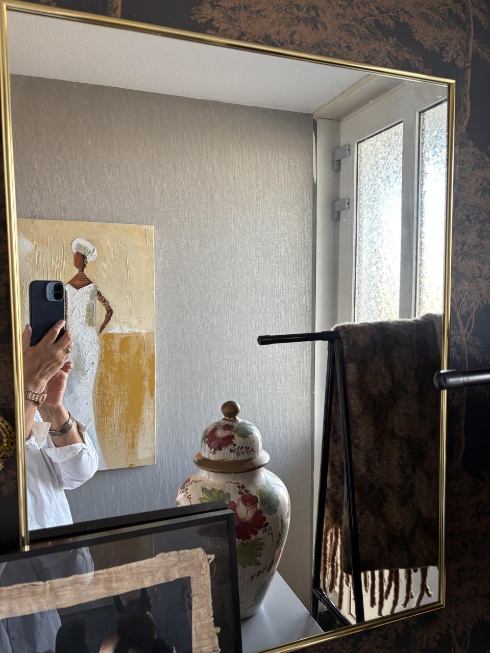 Facet geslepen spiegel  in goudkleurige omlijsting