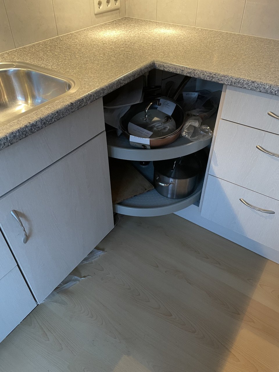 Te koop degelijke L vorm keuken