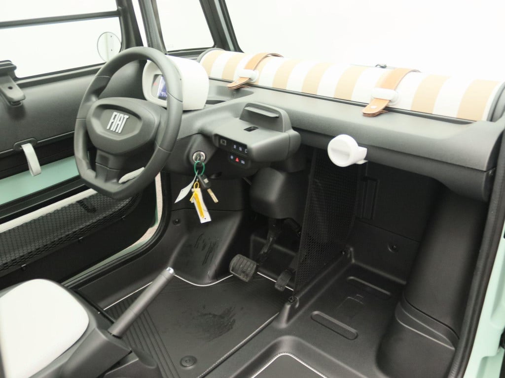 Fiat Topolino | led verlichting | panorama dak | smartphone houder | gratis