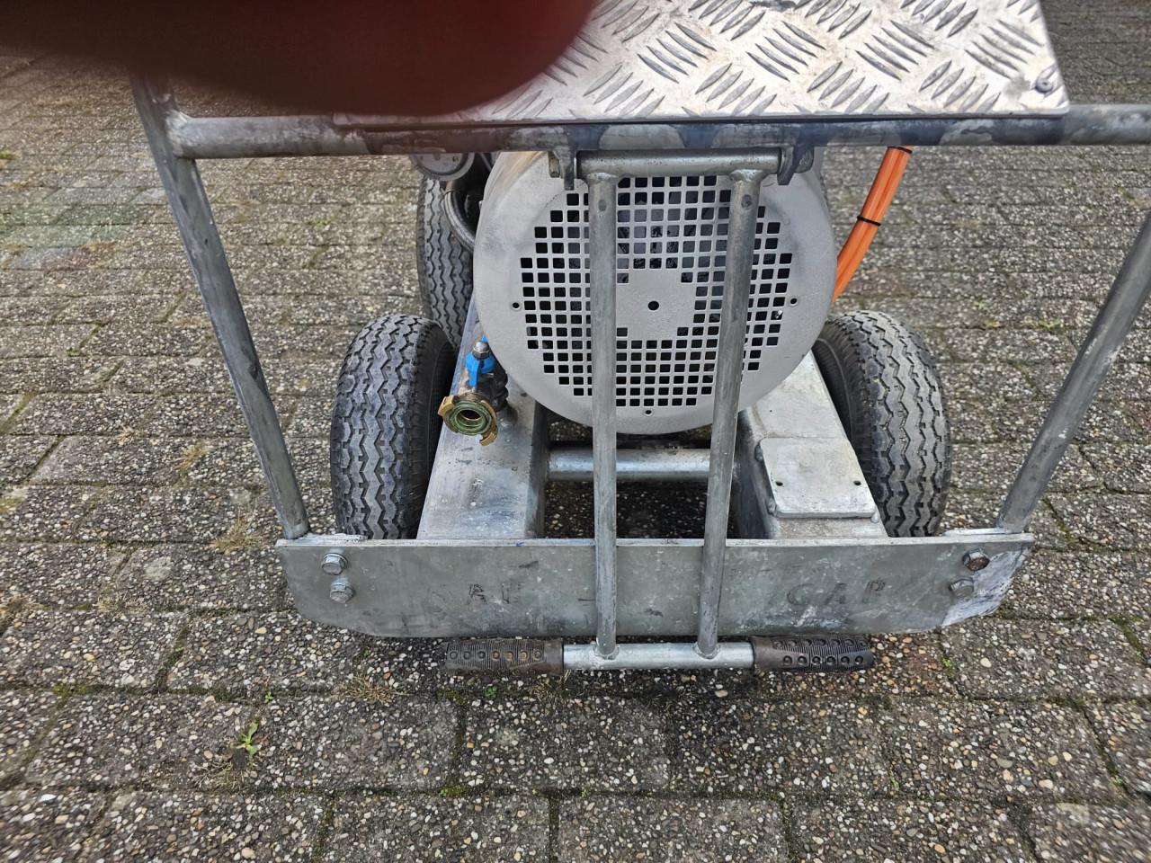 Atlas Copco SLE75 compressor
