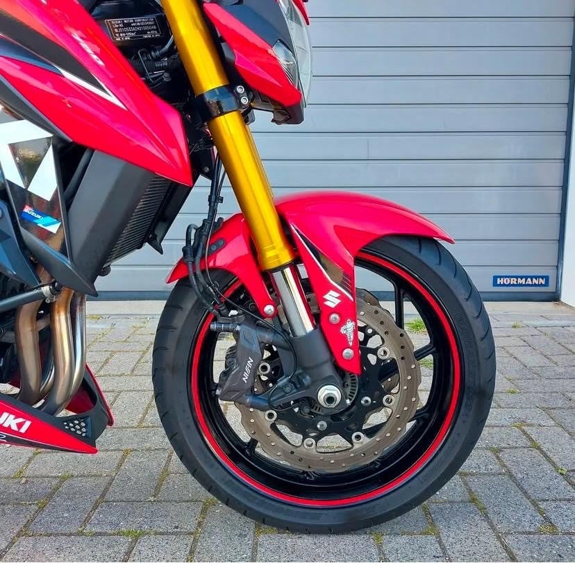 Mooie Suzuki GSX-S750 naked bike