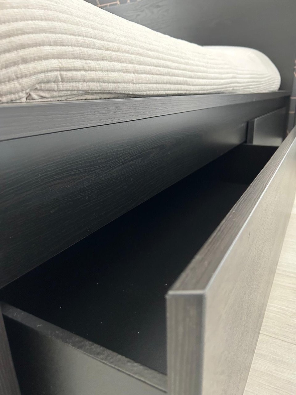 Bed met lades
