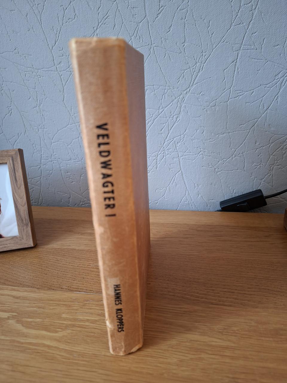 Te koop:  Veldwachter.  Hannes Kloppers. afrikaans