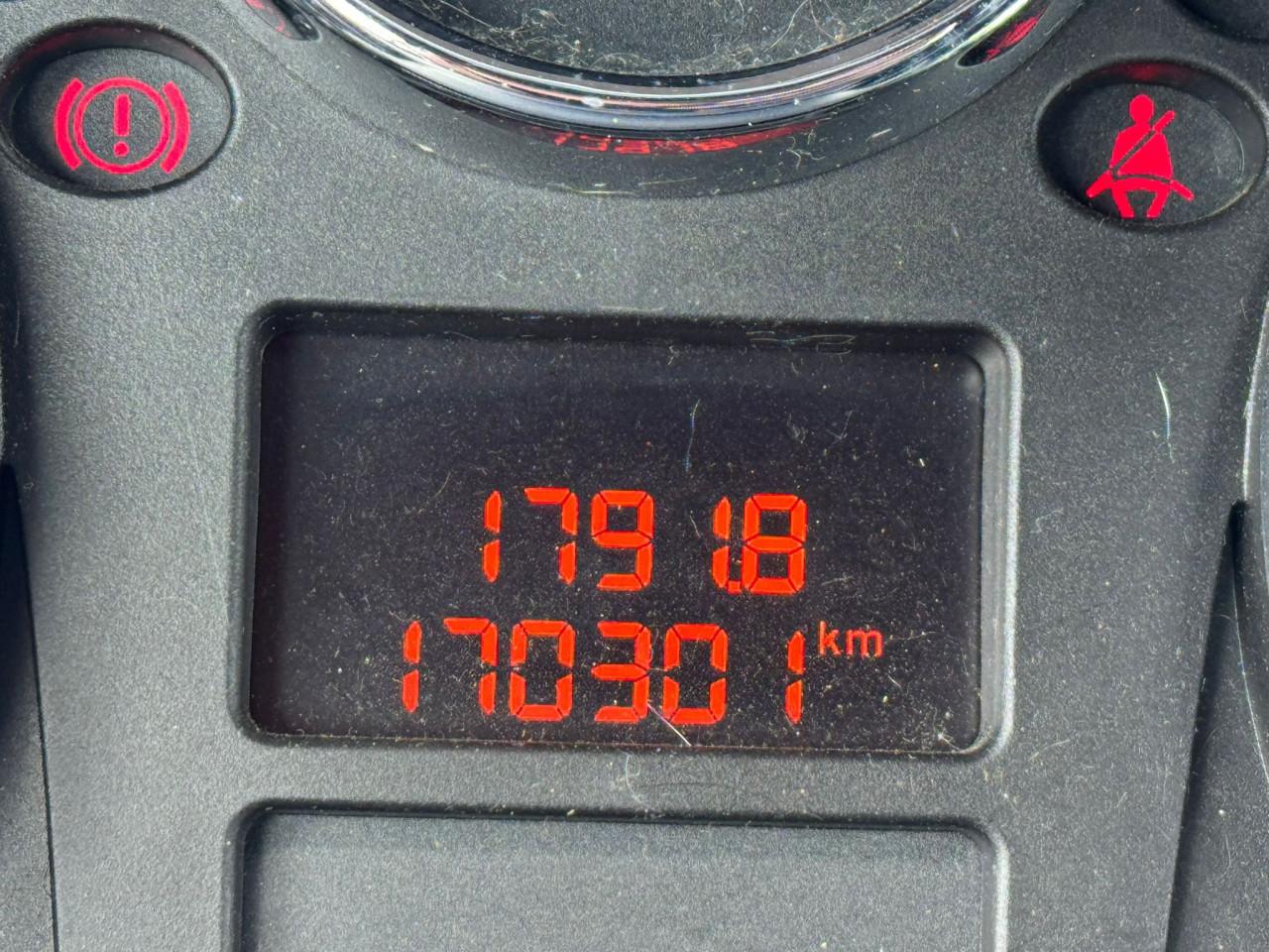 Peugeot 207 cabrio bj 2007  1500 euro