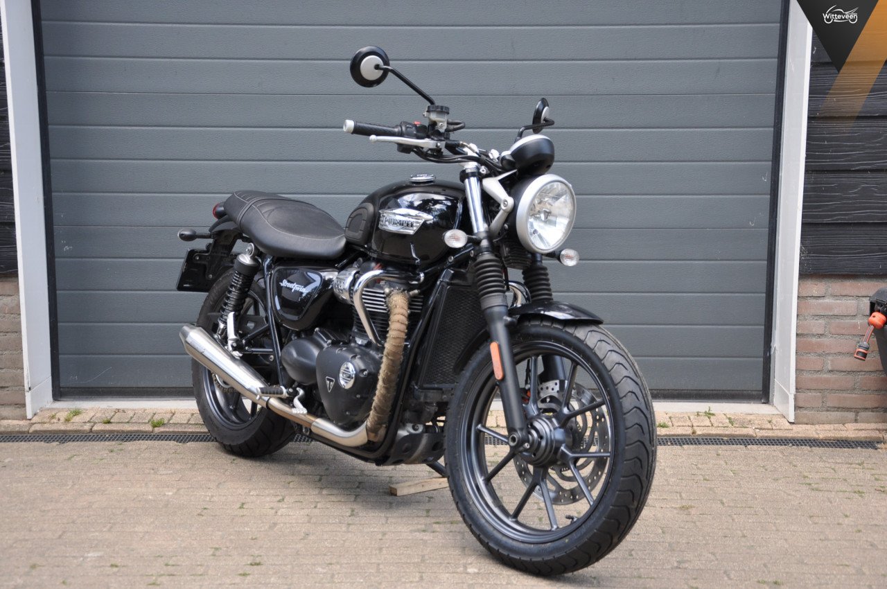 Triumph Street Twin 900