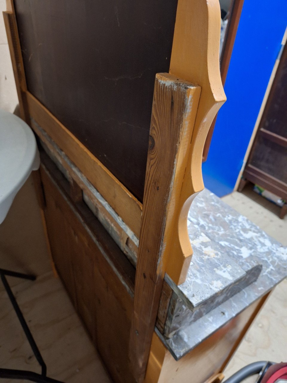 Leuk brocante kast , rolluikbureau , stoel