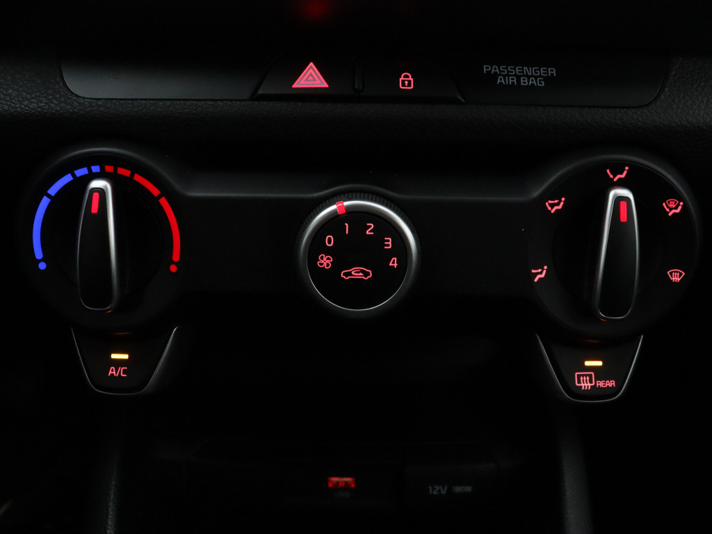 Kia Stonic 1.0 t-gdi mhev dynamicline | led koplampen | airco | apple carpl