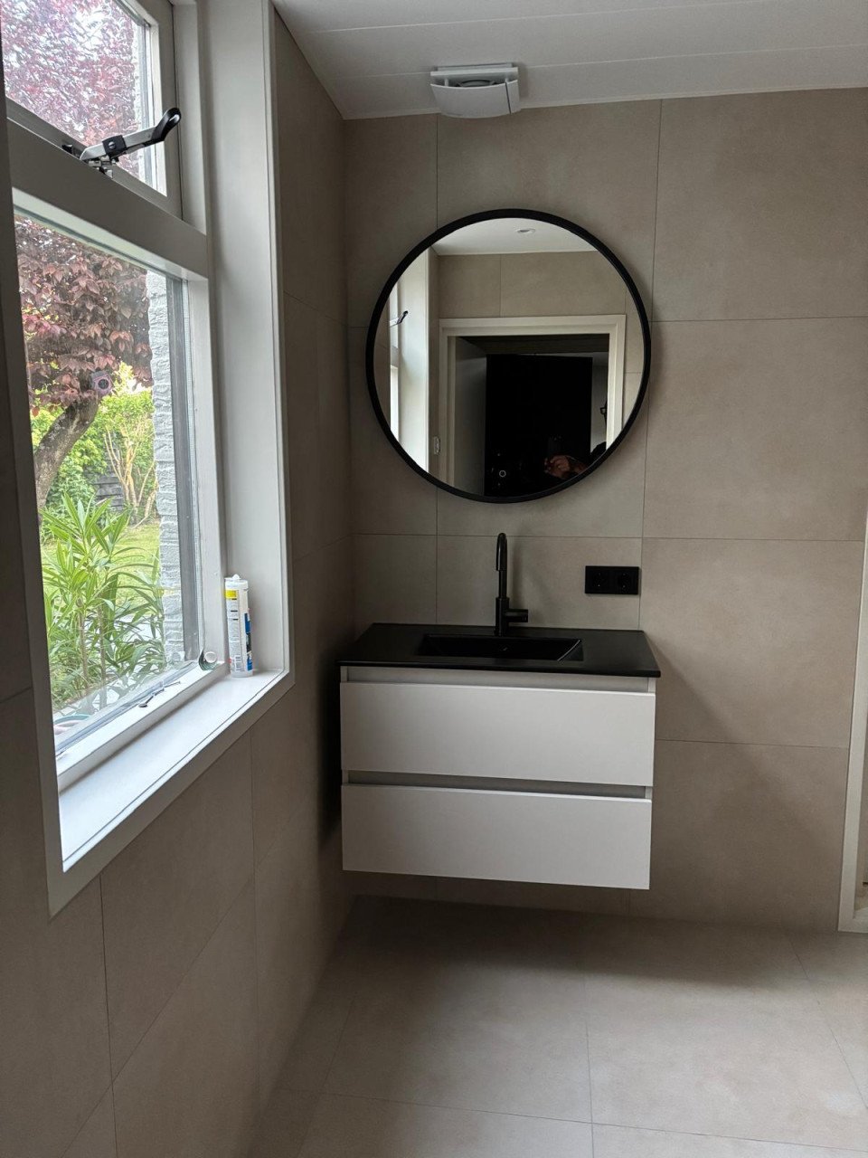 Tegelzetter nodig? Bel/app: 06 21937244 of Mail: jvbtegelzetter@gmail.com