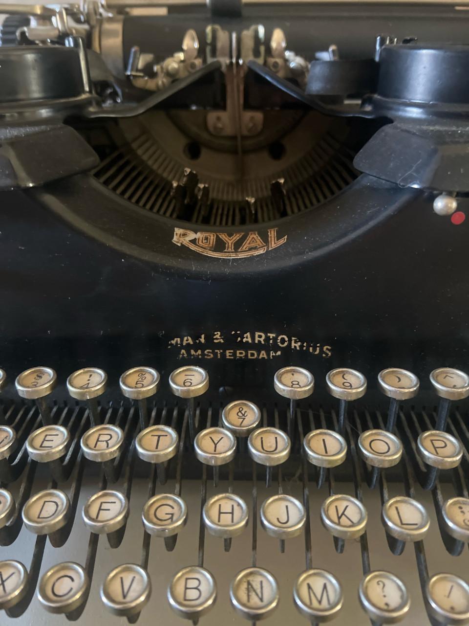 Oude type machine Royal Amsterdam