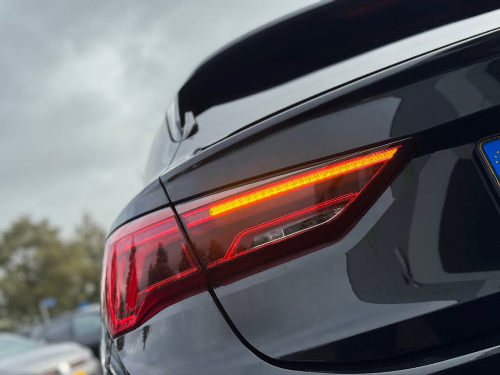 Audi Q3 sportback 35 tfsi s-line 3x * matrix led * camera * leder / alcanta